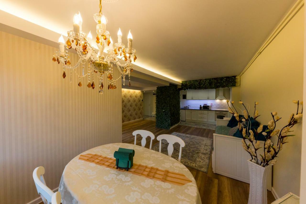 Carol Apartment *
